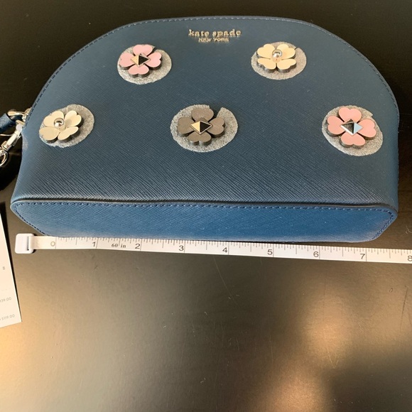 NWT Kate Spade Cameron Spade Flower Appliqué  Dome Blue  Medium Dome Cosmetics - Picture 10 of 12